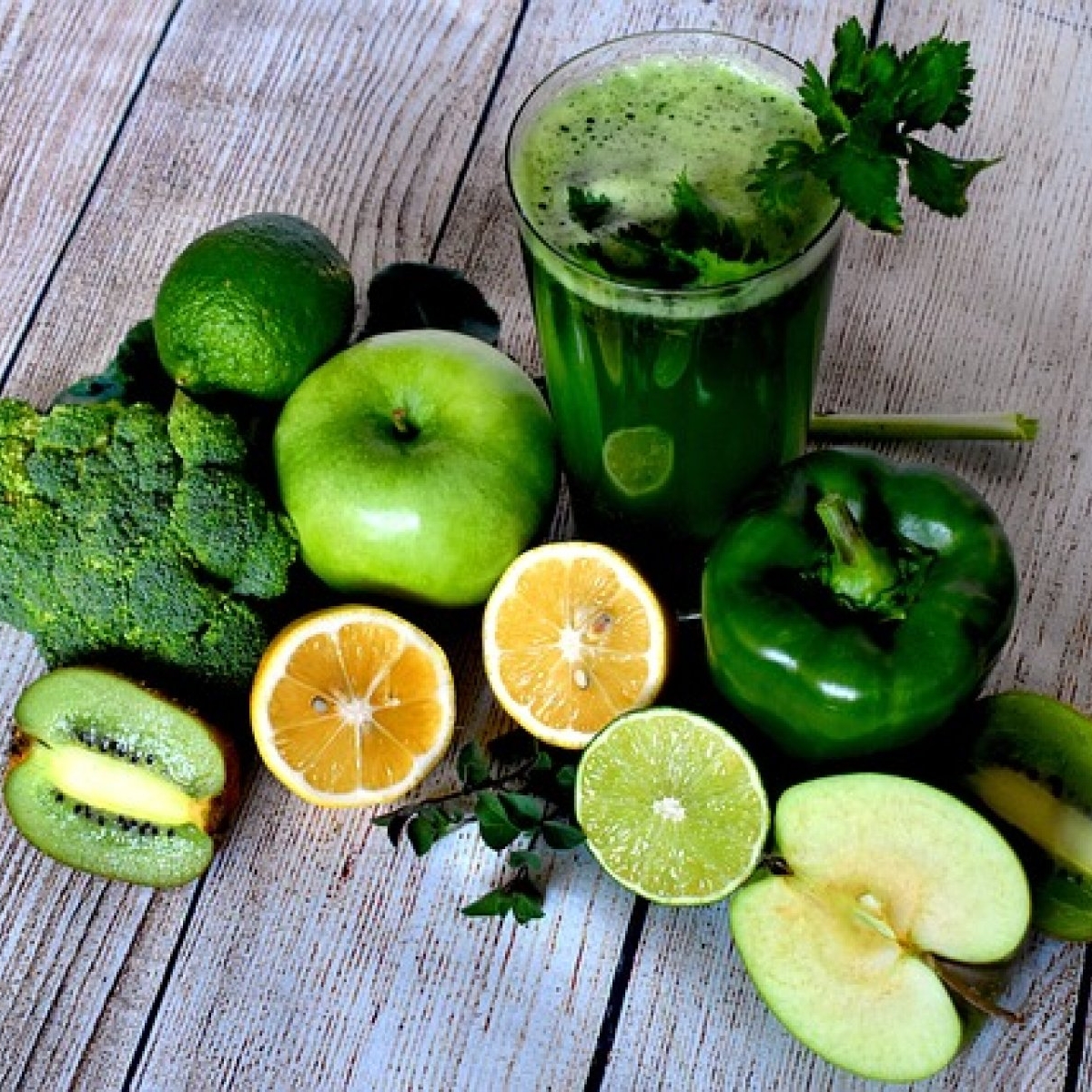 Smoothie cu pătrunjel: beneficii și idei de rețete