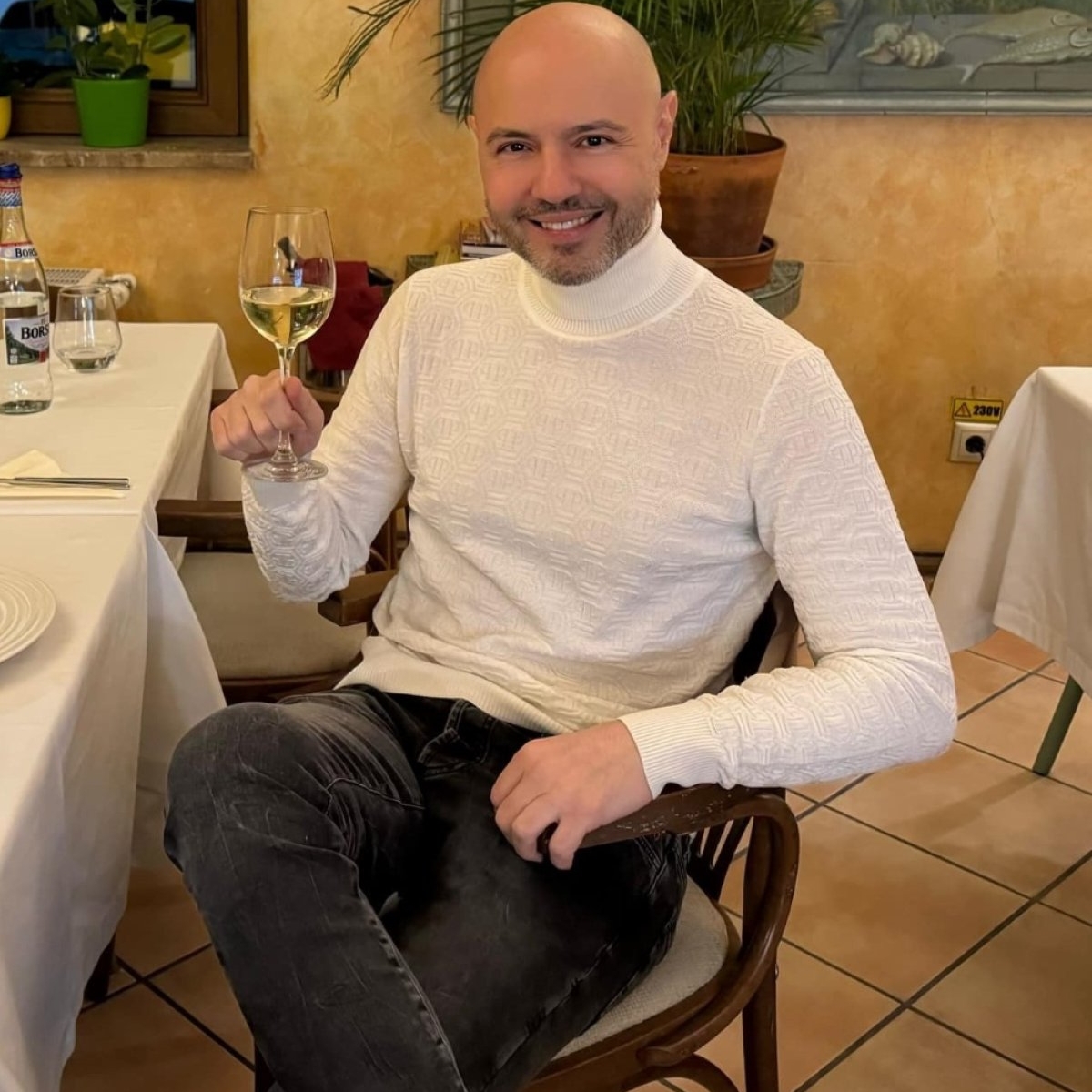 Mihai Mitoșeru iubește din nou, la șase ani de la divorțul de Noemi. A făcut primele declarații despre iubita misterioasă