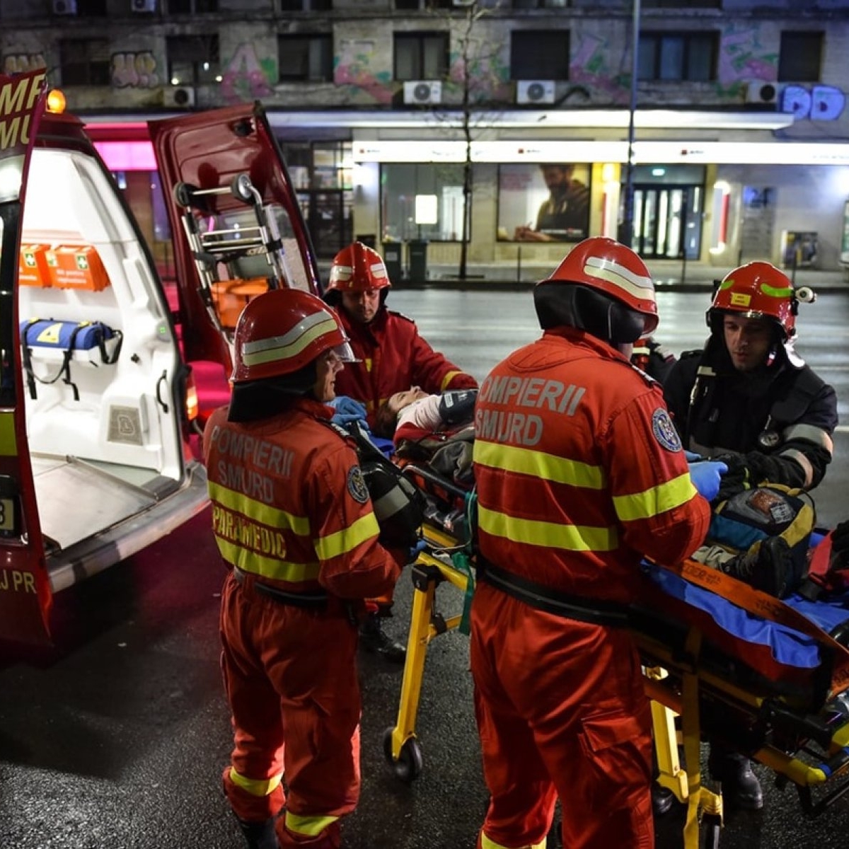 Ana a murit la numai 44 de ani, pe trecerea de pietoni, sub privirile disperate ale soțului. Trei fete au rămas orfane de mamă