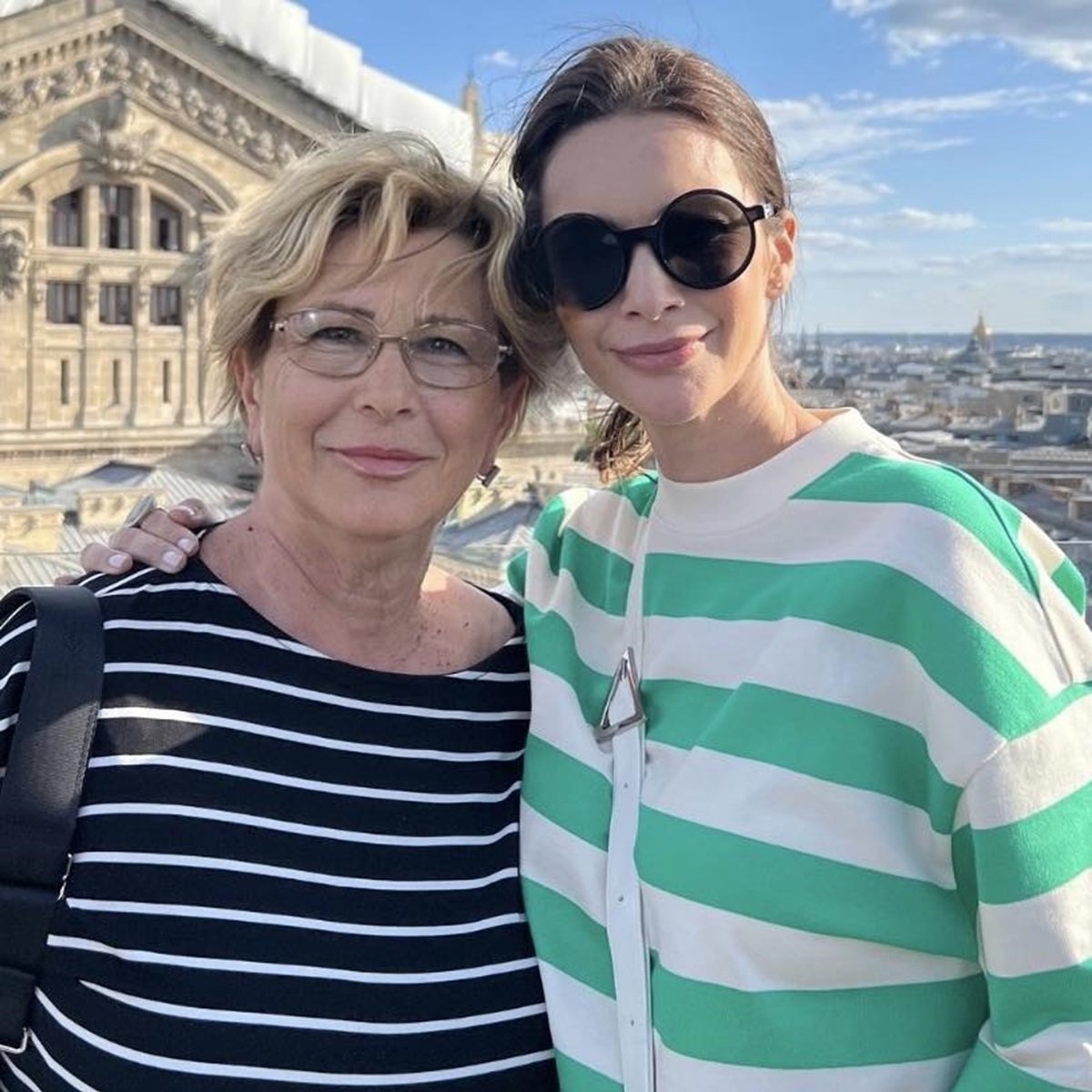 Așchia nu sare departe de trunchi! Cât de frumoasă era mama Andreei Berecleanu în tinerețe