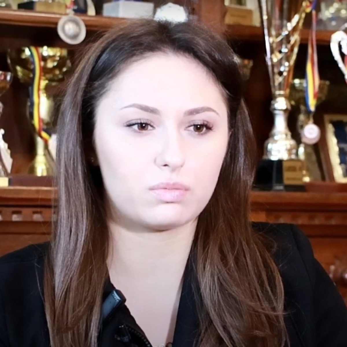 Acuzații extrem de grave de abuz fizic în gimnastica ritmică din România. „Ești tâmpită!”, apoi dădea cu bățul în cap!