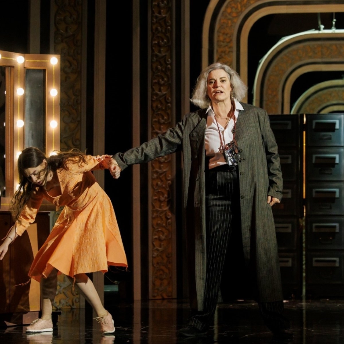 Maia Morgenstern, păzită de jandarmi la Teatrul Evreiesc. Ce situație fără precedent a alertat autoritățile