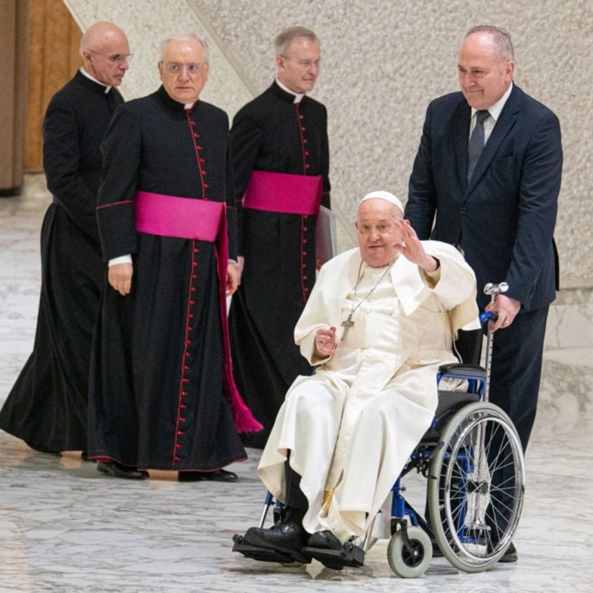 Papa Francisc, de urgență la spital! Suveranul Pontif va fi o perioadă internat în spital, medicii fac tot ce pot pentru a-l trata
