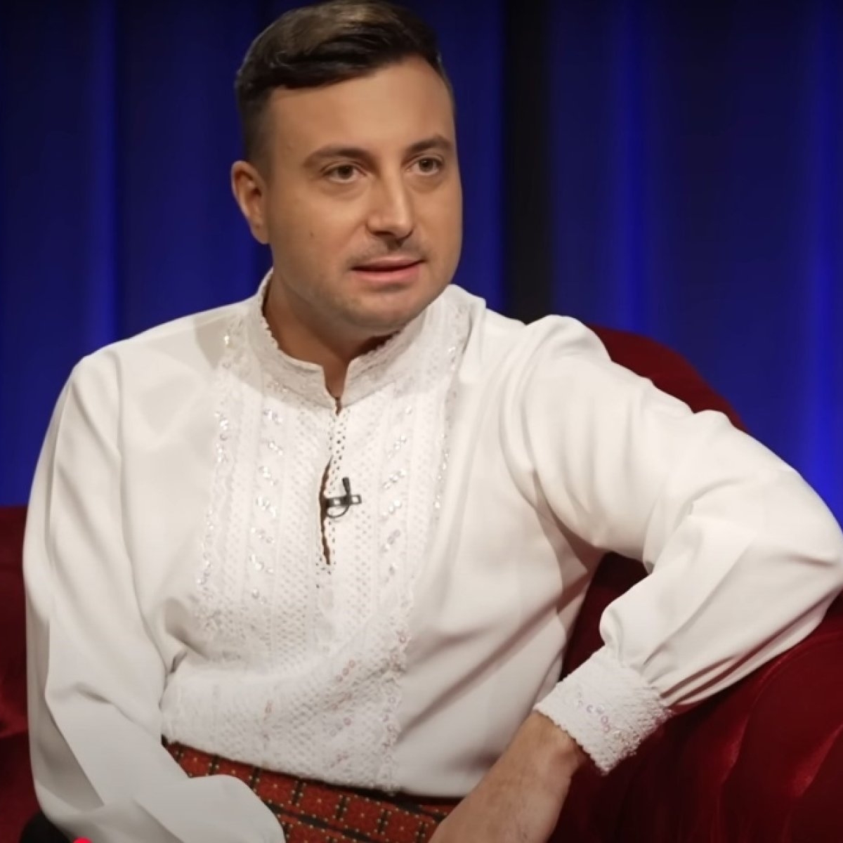 Valentin Sanfira, la un pas de tragedie. Cum era să fie călcat cu plugul chiar de mama lui