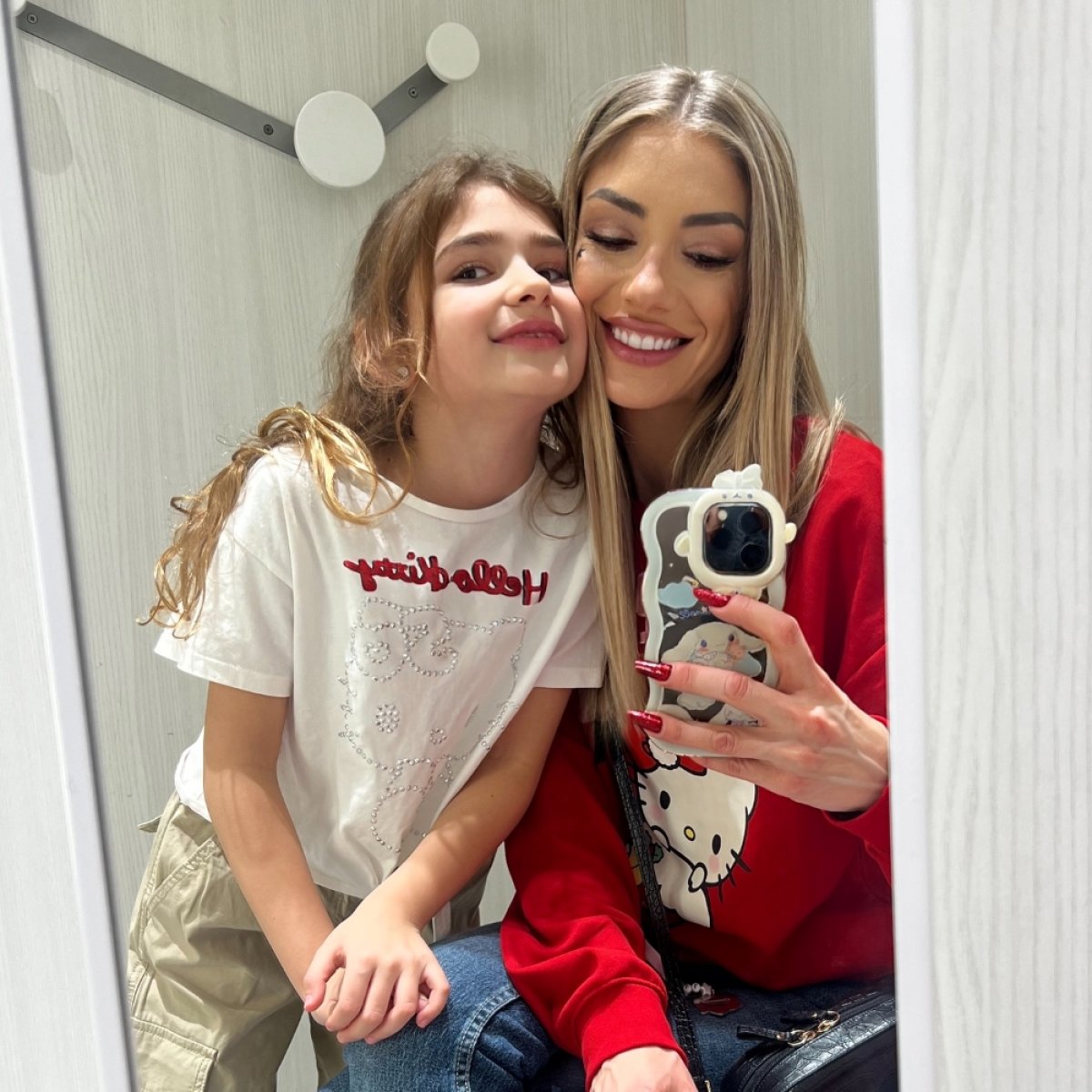 Anunțul făcut de Misty, iubita lui Keo, după 10 ani de relație. "E o perioadă extrem de tristă". Vedeta a plecat de acasă cu fetița lor