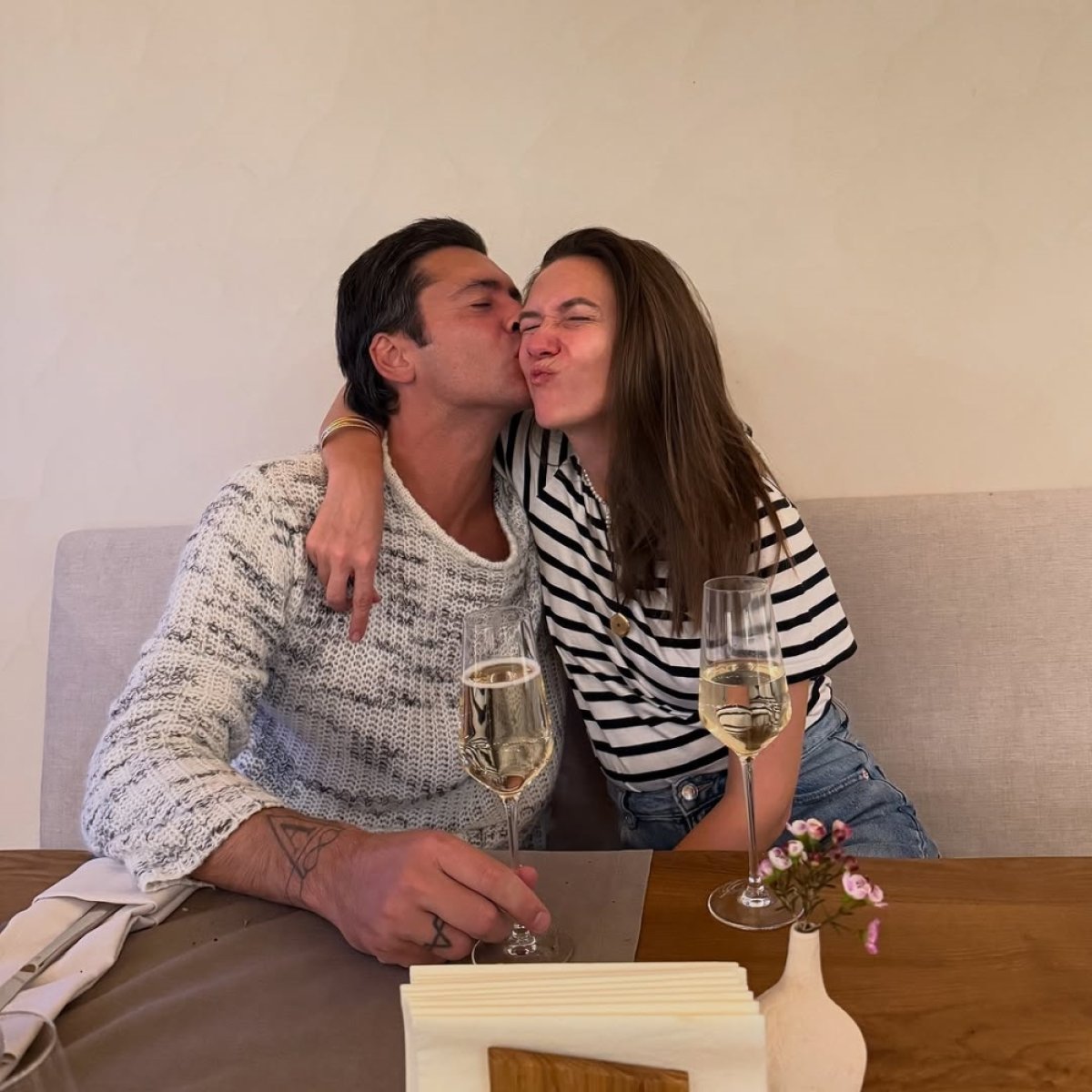 Adela Popescu și Radu Vâlcan, dovada clară că SE POATE! Ce mesaje frumoase și-au transmis după plecarea lui la filmările de la „Insula Iubirii"