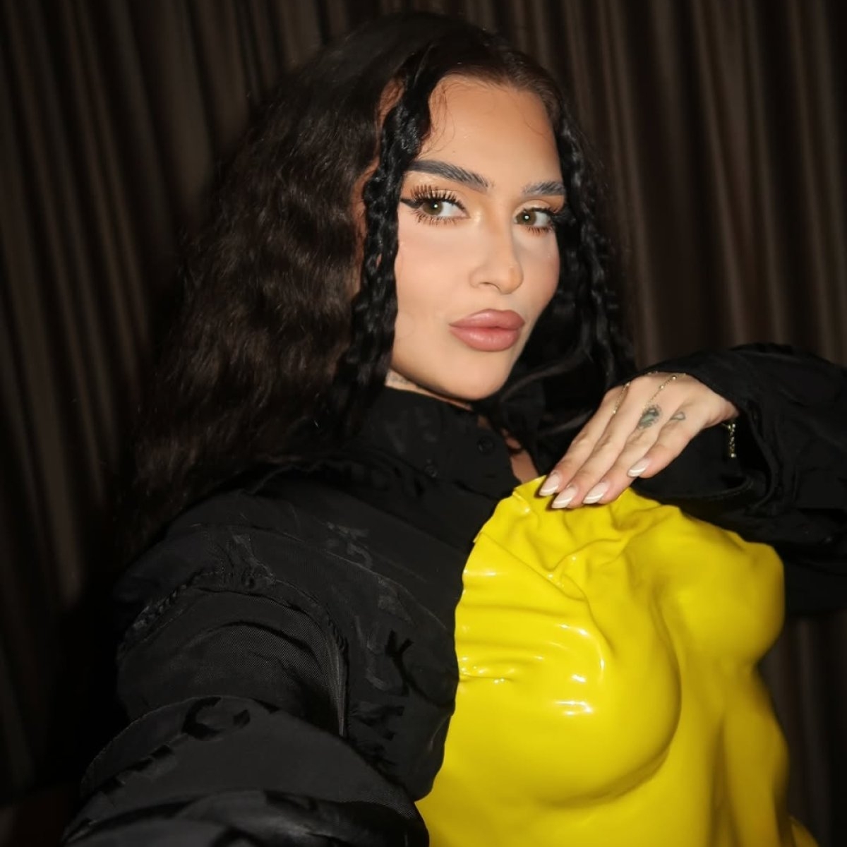 Oana Radu, avalanșă de critici după primul ei concert la Sala Palatului. Multe persoane i-au taxat dur aspectul fizic și stilul vestimentar