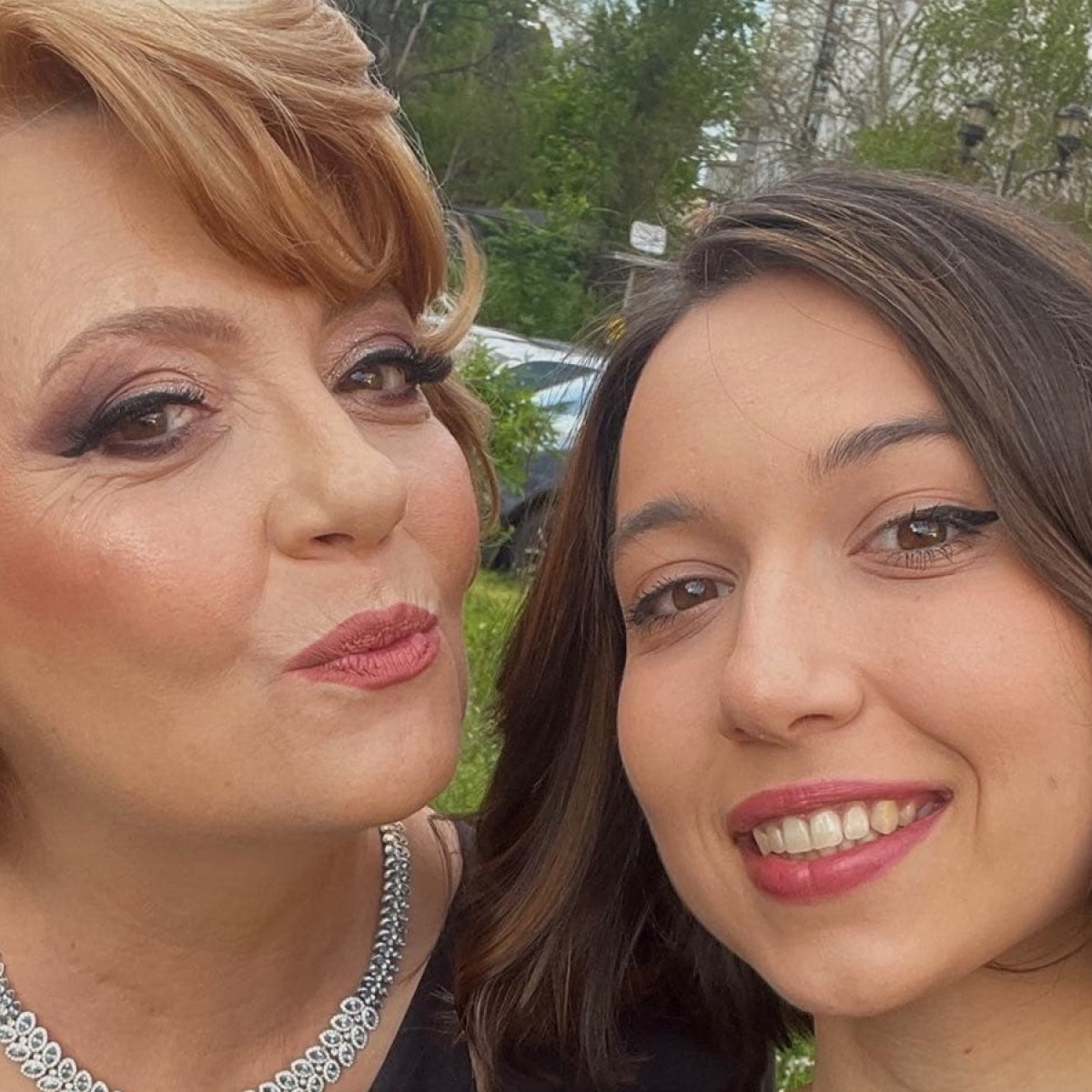 Ce mare și frumoasă a crescut fiica Emiliei Popescu. Maria și-a ales un cu totul alt drum in viață