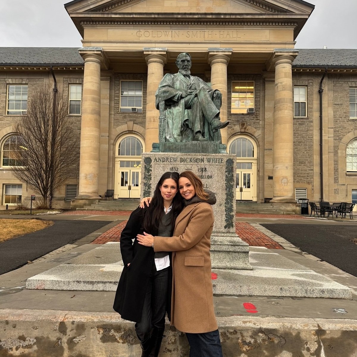 Andreea Marin a plecat cu Violeta în America. Câți bani trebuie să scoată din buzunar pentru studiile fiicei sale