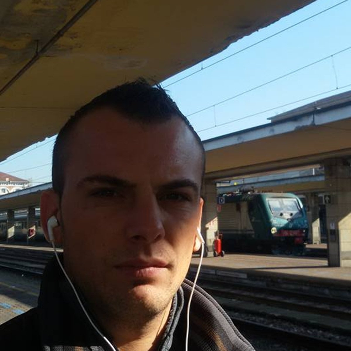 Ștefan a plecat în Italia pentru un viitor mai bun, dar și-a găsit sfârșitul la 33 de ani. A lăsat în urmă doi copii și o familie distrusă de durere și întrebări fără răspuns