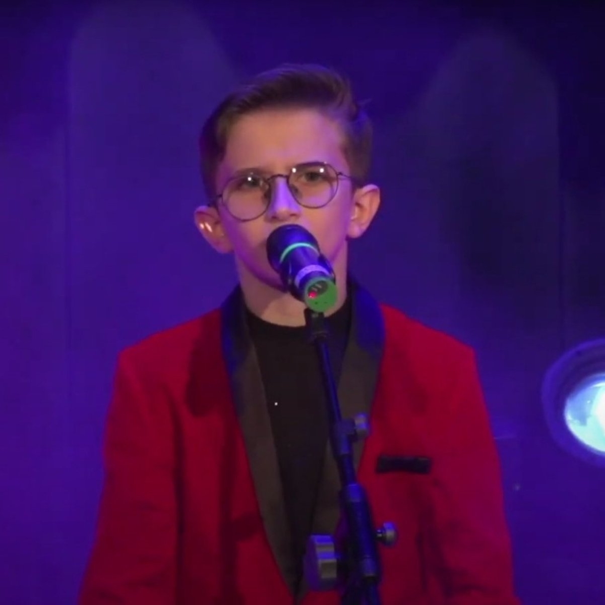A cucerit Italia la 10 ani. Edoardo, mândria românilor, a luat locul trei la festivalul de la Sanremo