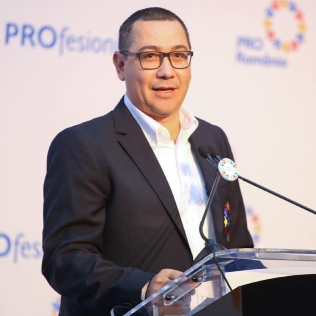 Cine este Roxana, femeia cu care Victor Ponta a fost căsătorit înainte de Daciana Sârbu. A fost coleg de liceu cu prima soție