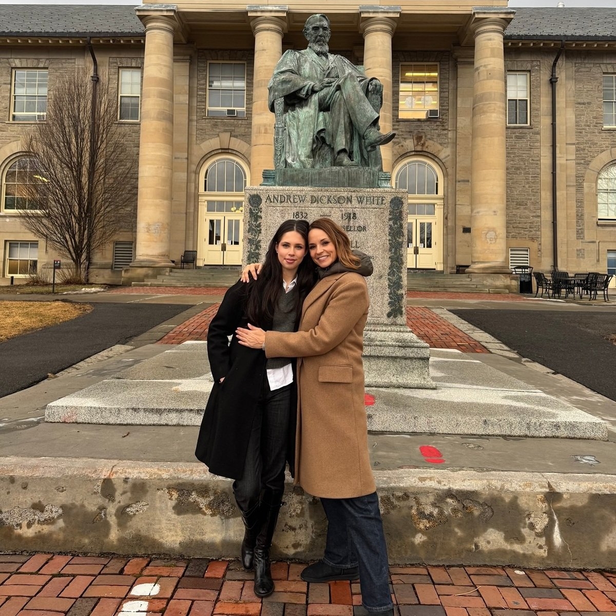 Emoții mari pentru Andreea Marin. Violeta se pregătește să dea BAC-ul și apoi pleacă în America