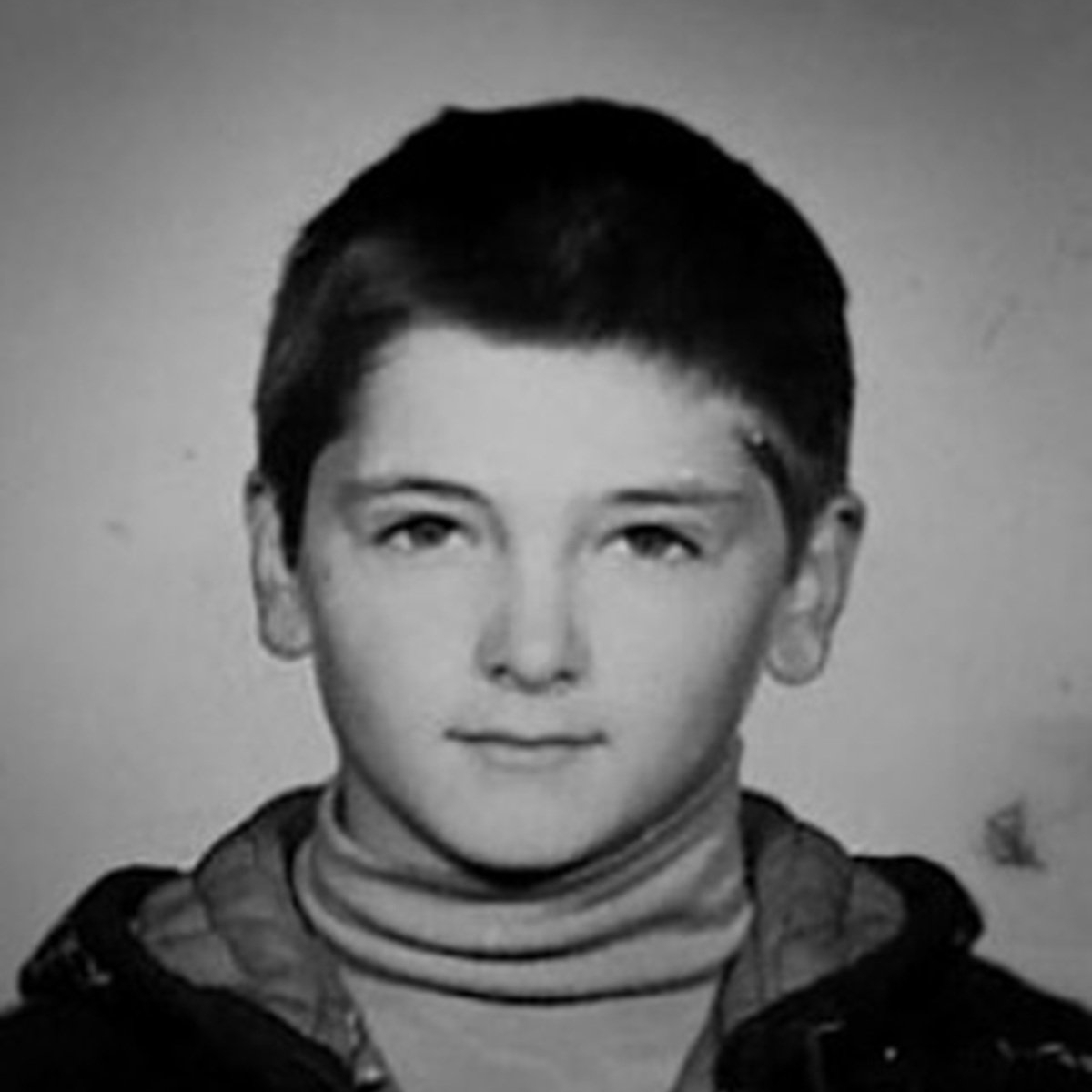 Îl recunoști? A ajuns acum la a doua tinerețe, dar a fost unul dintre cei mai iubiți și admirați prezentatori din România