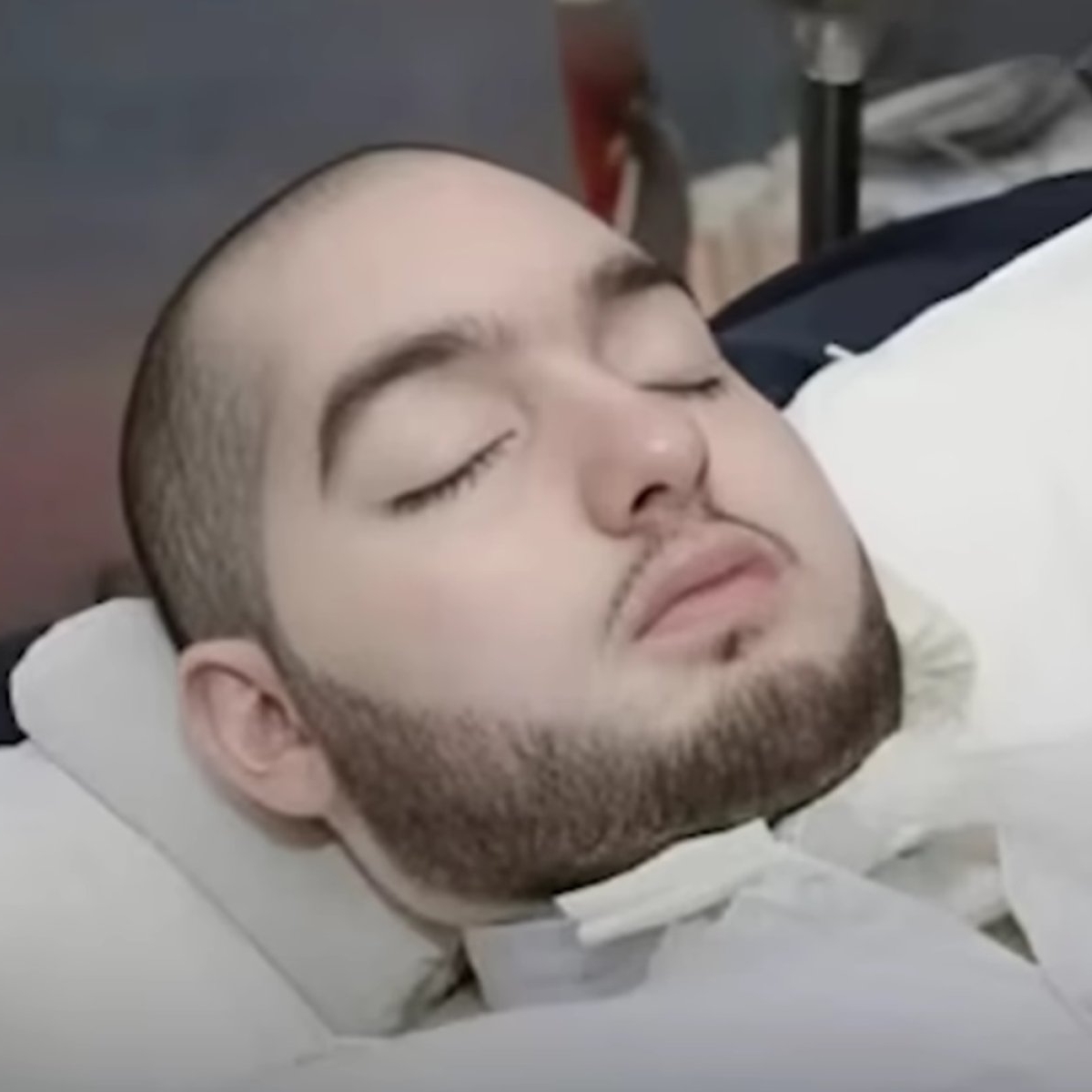 Prințul adormit al Arabiei Saudite a împlinit 36 de ani. Este în comă de 20 ani, după un tragic accident