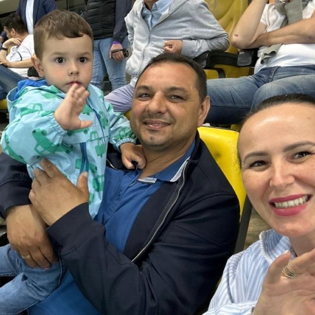 Fiul de doi ani al lui Ionel Ganea este în stare gravă la spital, după un teribil accident de mașină. Copilul s-ar fi aflat pe scaunul din față, fără centură de siguranță