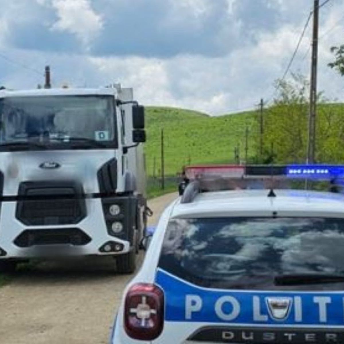 Tragedie pentru o familie din Cluj! Mama și copilul de 3 ani au murit loviți din plin de o mașină după ce au căzut dintr-o căruță