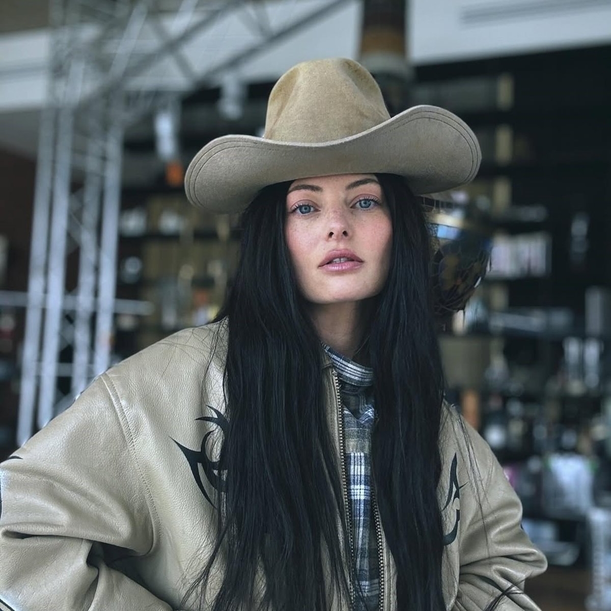 Delia a spus public cu cine va vota în turul 2. "Vă rog să nu mă așteptați cu o bâtă"