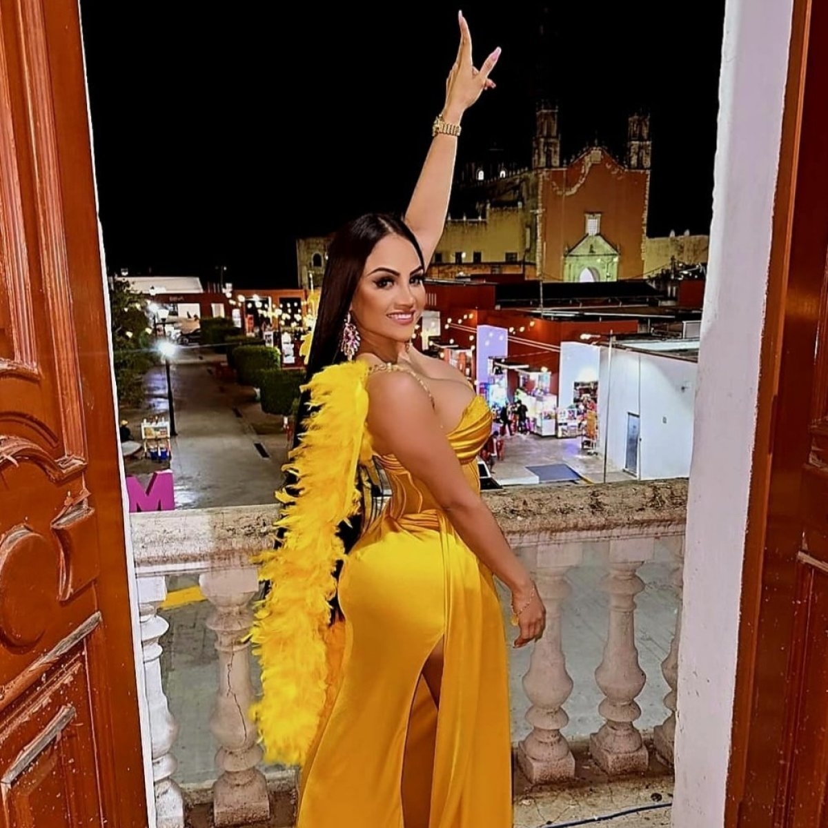O celebră influenceriță de 36 de ani a fost găsită fără suflare într-o piscină. Primise amenințări anonime chiar înainte de tragedie