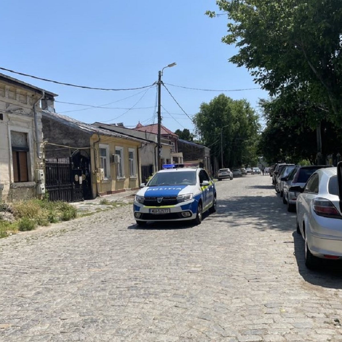 O femeie de 68 de ani, din Brăila, a murit după ce a fost înjunghiată de propriul fiu. Tânărul ar avea probleme psihice