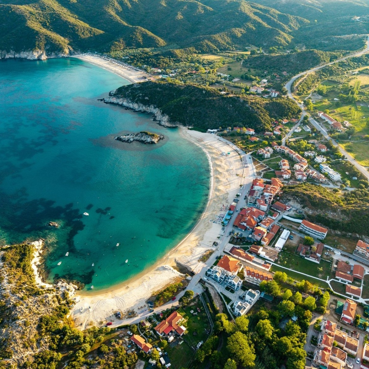 O familie de români a fost jefuită în Grecia. Turiștii susțin că hoții și proprietarul unde s-au cazat ar fi complici