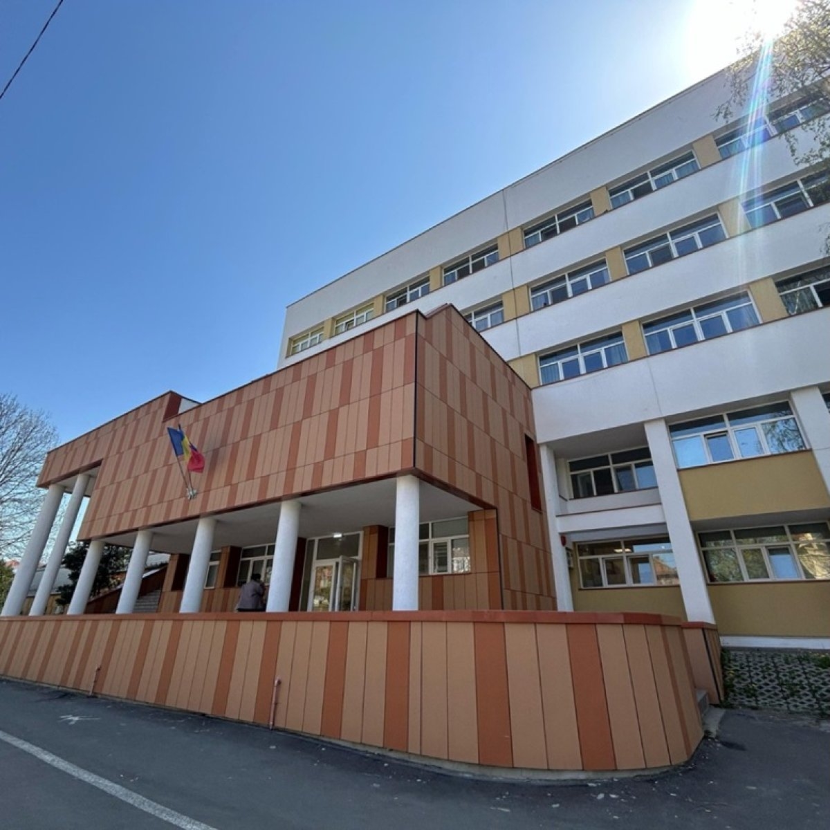 Tragedie la Sibiu! O asistentă de doar 33 de ani a murit în timpul gărzii. Apropiații sunt distruși de durere