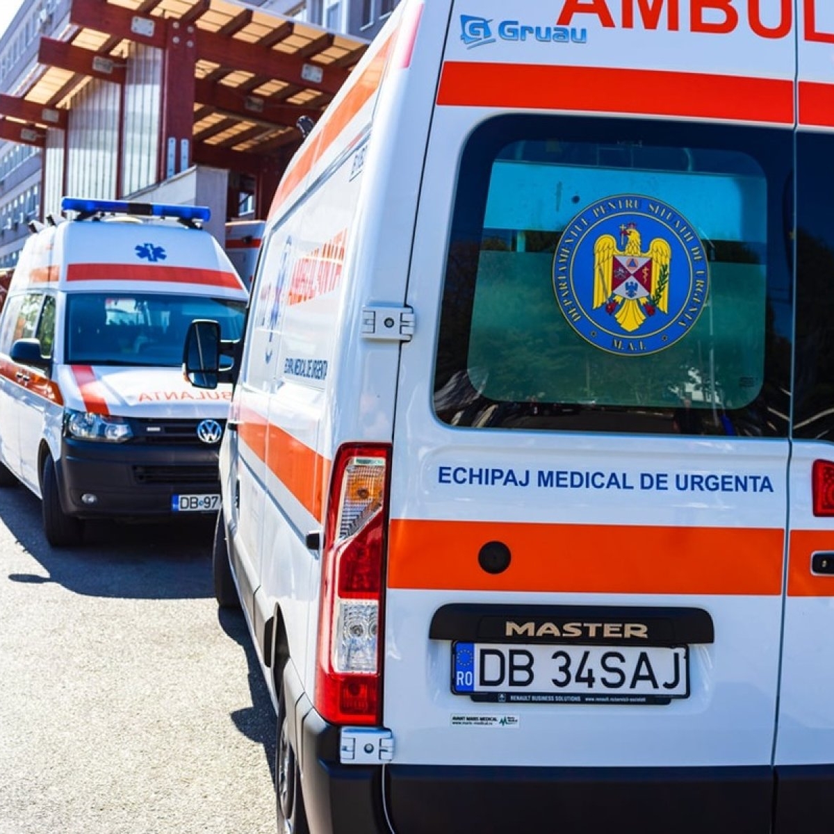 O femeie din Iași a fost înjunghiată de soț pentru că aceasta voia să divorțeze. Fiul celor doi și-a găsit mama într-o baltă de sânge