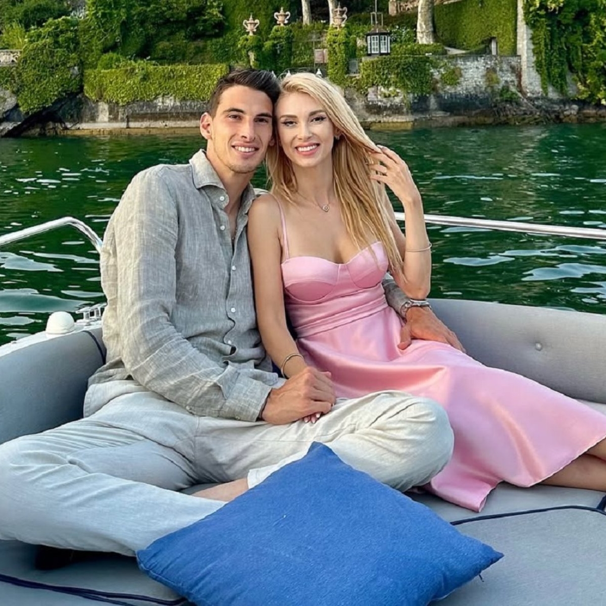 Andreea Bălan și Victor Cornea au ales data nunții. Când urmează să devină soț și soție