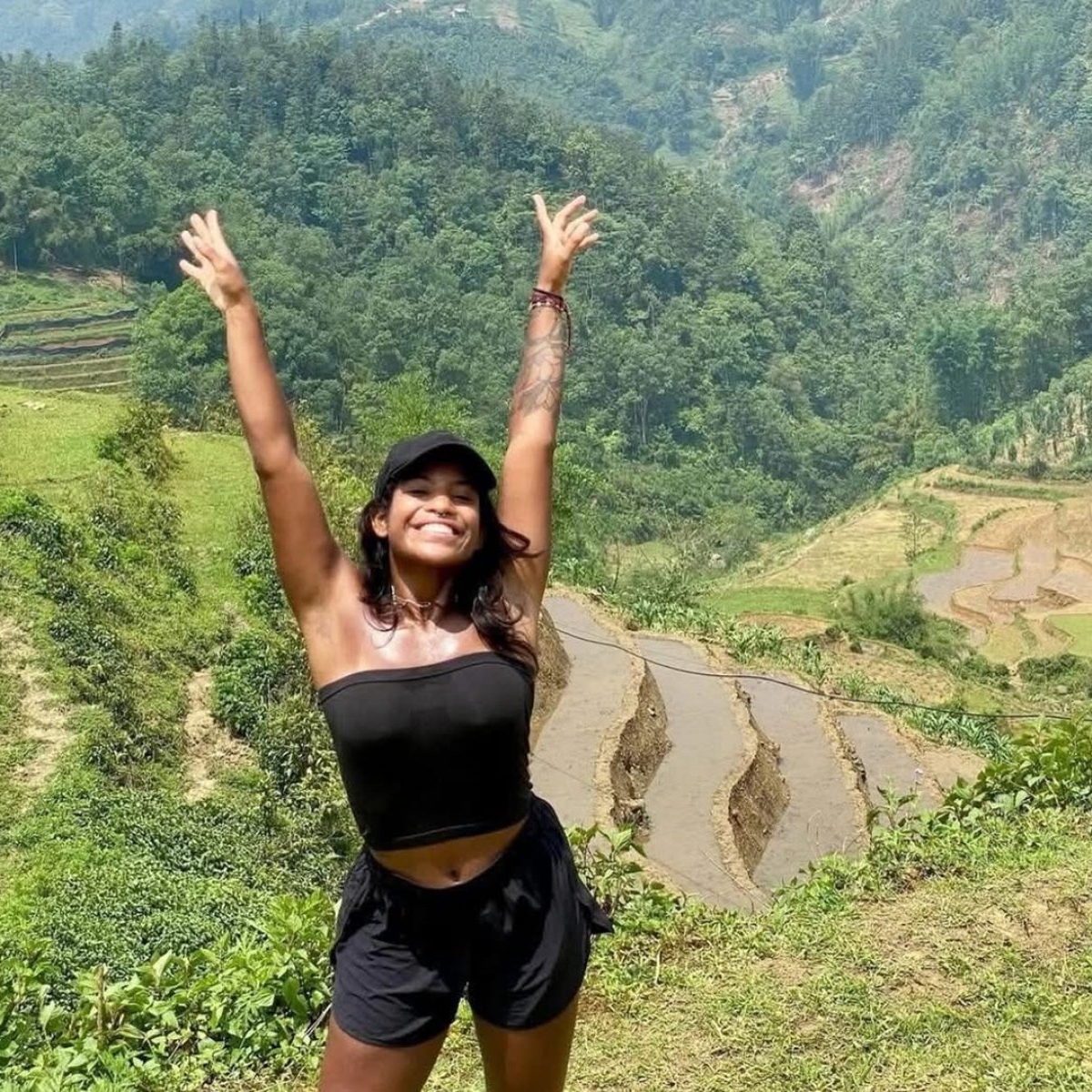 Juliana, o tânără de 26 de ani și-a găsit sfârșitul într-un vulcan activ din Indonezia. A țipat după ajutor timp de 4 zile, dar a fost găsită prea târziu