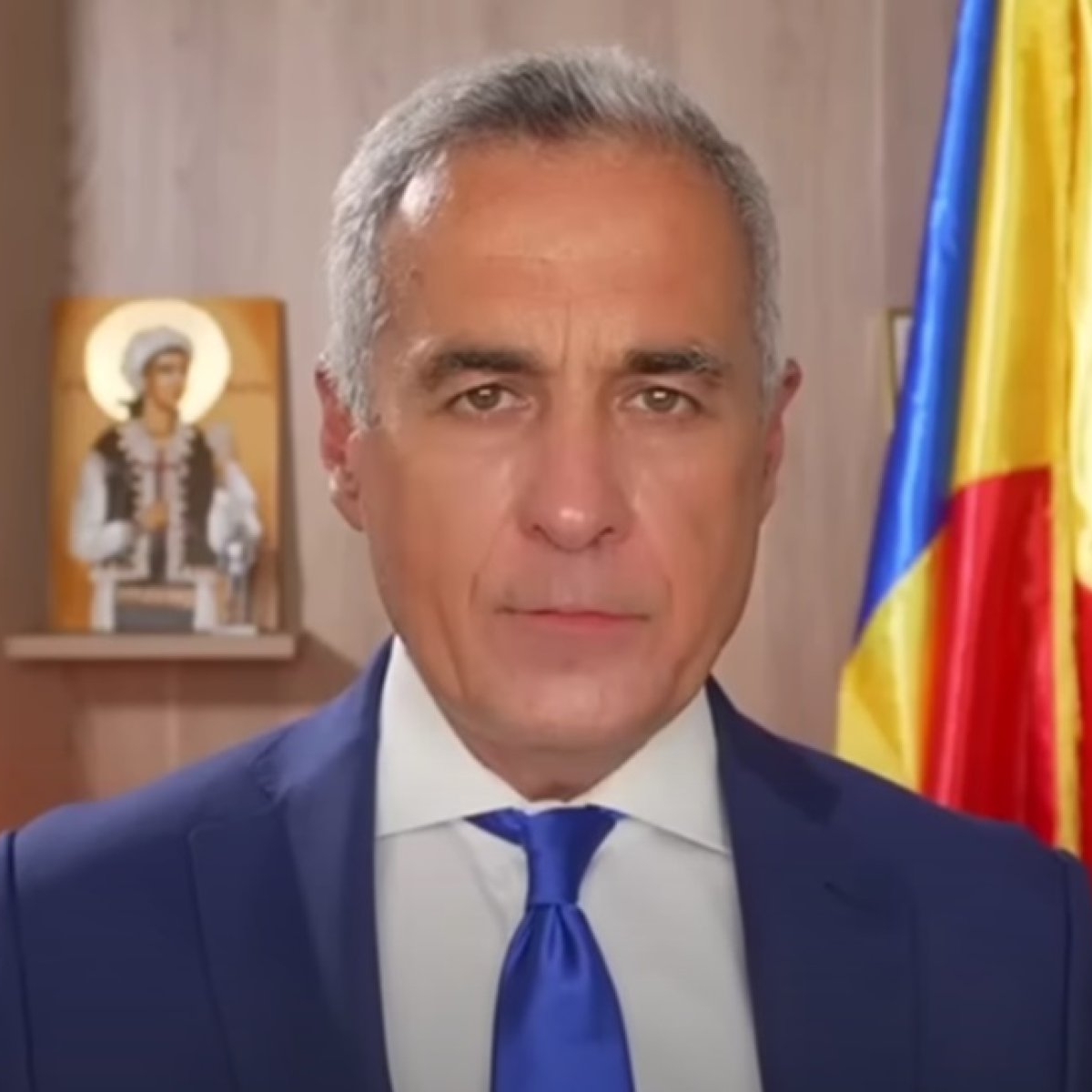 Călin Georgescu și-a cumpărat o casă de vacanță într-o localitate neașteptată, cu trecut controversat. Legătura cu legionarii ridică semne de întrebare