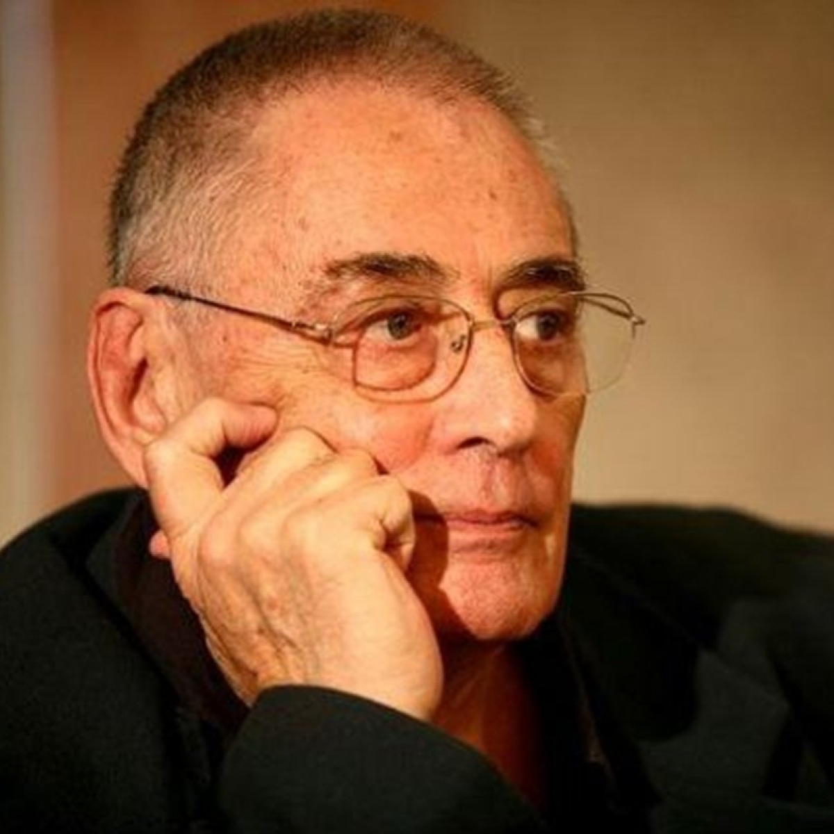 Horia Moculescu, extrem de dezamăgit de organizarea festivalului „Beach Please” și-l atacă dur pe Selly. „Mizeria e un act artistic?”