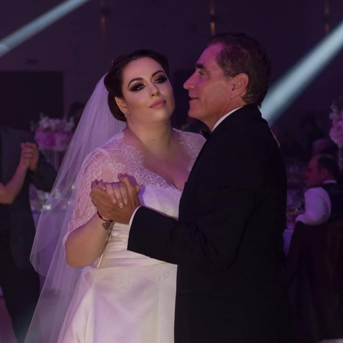 Oana Roman, mesaj extrem de emoționant pentru tatăl ei, care a împlinit 79 de ani. "Ai fost la un pas să-ți pierzi viața"