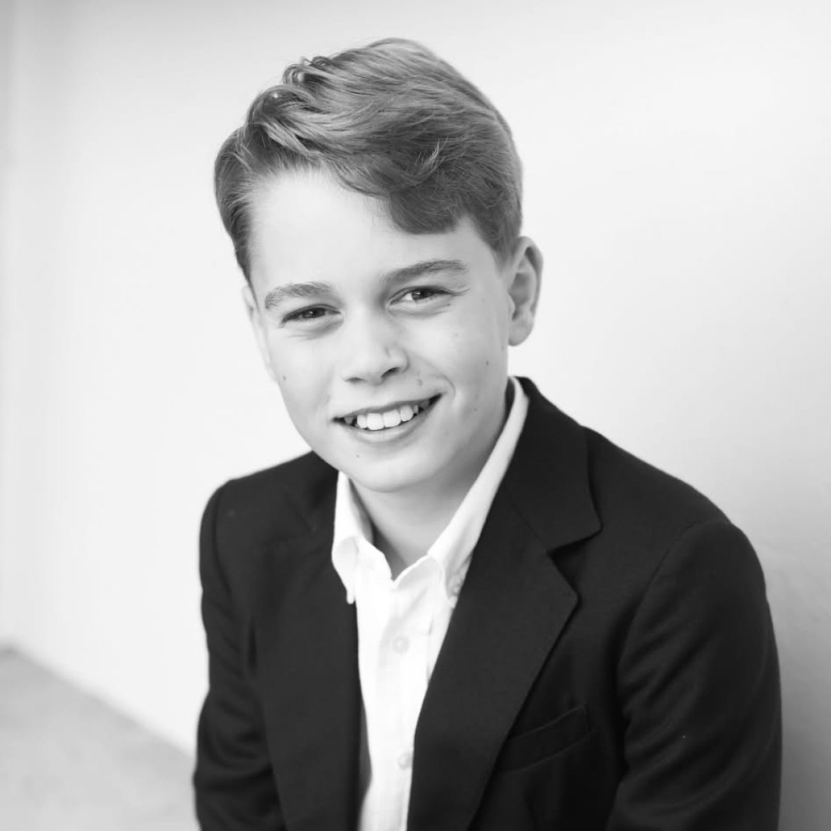 Prințul George a împlinit 12 ani. Seamănă pe zi ce trece tot mai mult cu prințul William