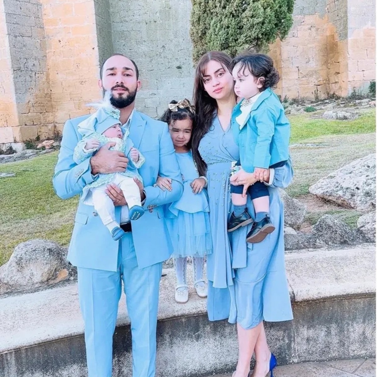 O familie de români din Spania este distrusă! Cei trei copii de 4, 2 ani și 8 luni au murit într-un cumplit accident