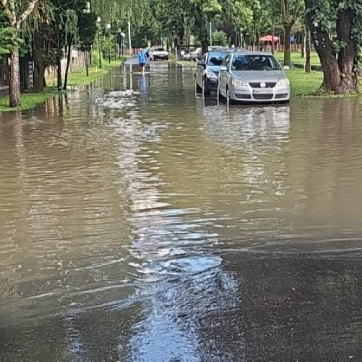 Sighetu Marmației, devastat după o furtună. Cod galben de noi inundații în 15 județe din țară