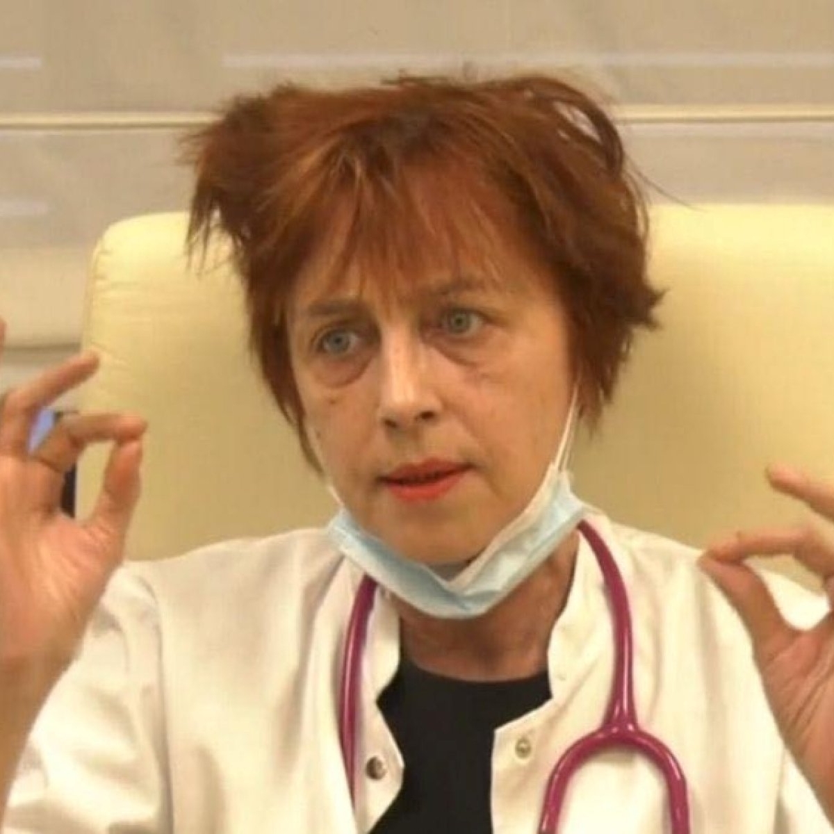 Un nou derapaj public din partea medicului Flavia Groșan. Colegiul Medicilor Bihor o cercetează disciplinar după ce a afirmat că persoanele nevaccinate se pot îmbolnăvi dacă au relații intime cu cei vaccinați