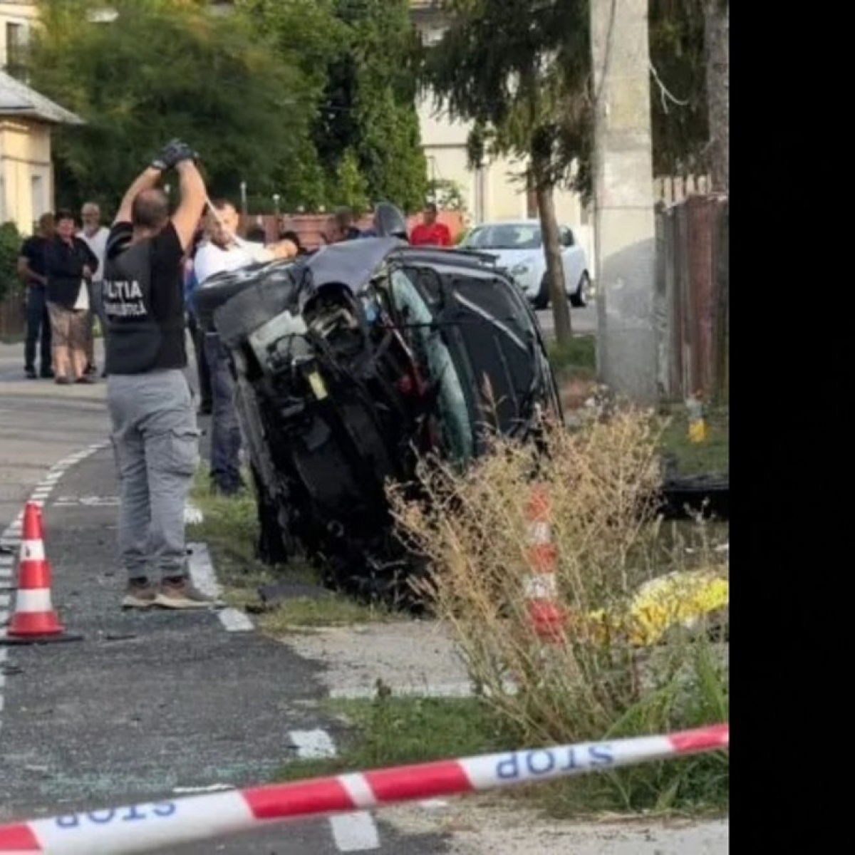 Cristian și Adelin, doi tineri de 21 și 23 de ani din Argeș, au murit într-un tragic accident la Budeasa. O altă victimă este în stare gravă la spital