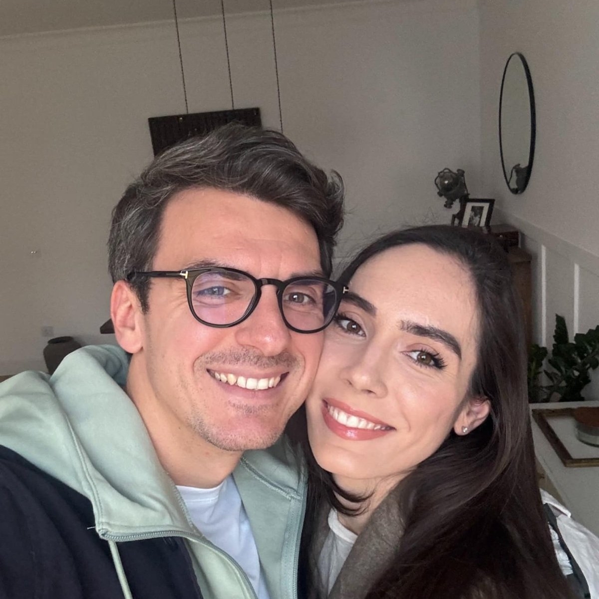 Cine este soția lui Alexandru Ion de la Asia Express 2025. Cei doi s-au căsătorit după ce s-au cunoscut pe Tinder