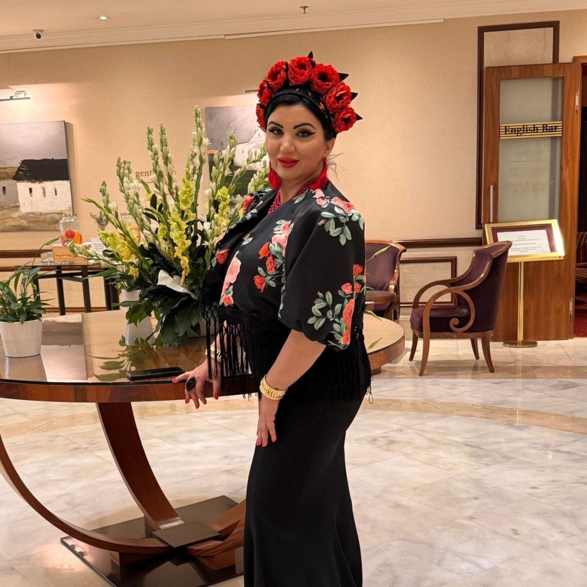 Adriana Bahmuțeanu este pregătită să fie mireasă la scurt timp după moartea mamei. De ce a ales să poarte negru în ziua cea mare