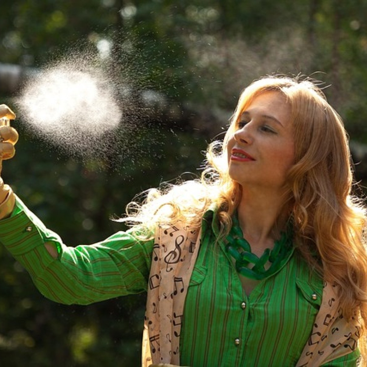 Alergia la parfum: cauze, simptome și tratament