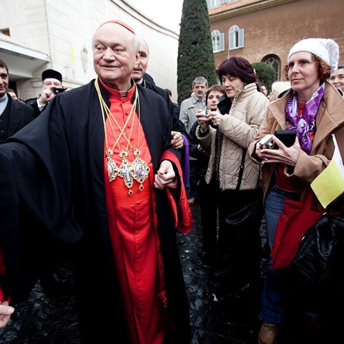 A murit cardinalul Lucian Mureșan, arhiepiscopul Bisericii Greco-Catolice. Mesajul de condoleanțe transmis de Nicușor Dan