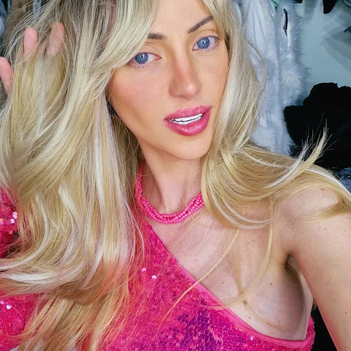 A murit „Barbie"! Barbara, influencerița de 31 de ani care s-a transformat în păpușă a murit în condiții suspecte. A fost găsită fără suflare în casă