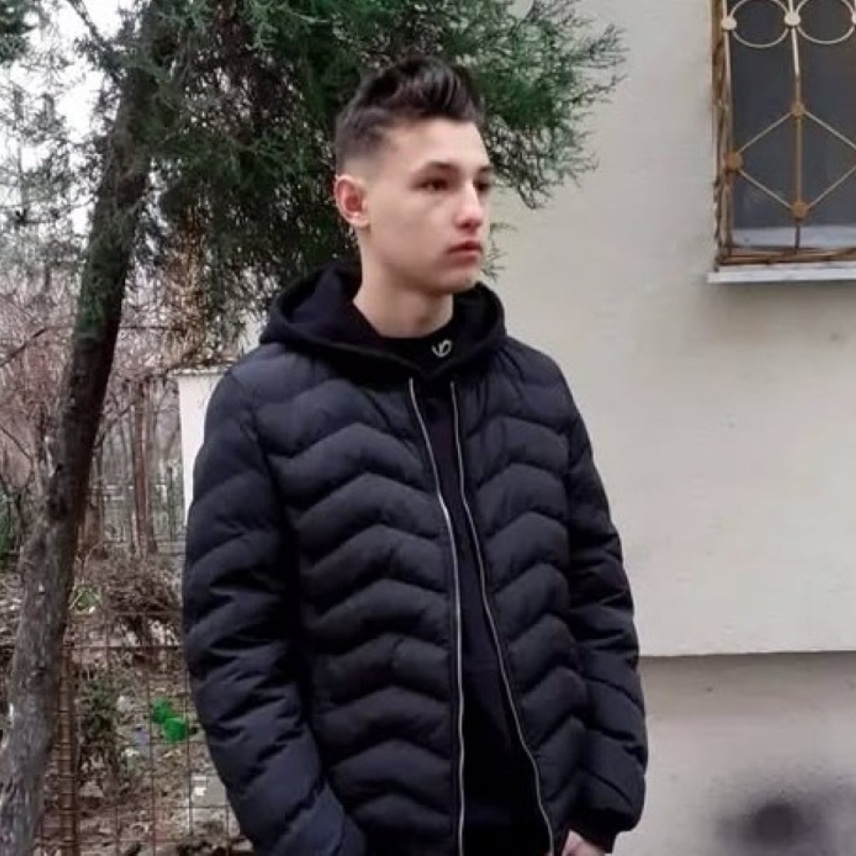 Alexandru, un tânăr de 20 de ani din București a atacat un bărbat cu 33 de lovituri de cuțit. Detalii cutremurătoare au ieșit la iveală