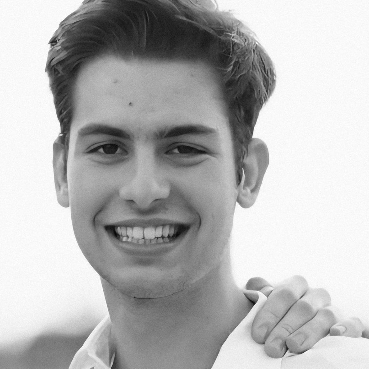 Marco, un tânăr de 18 ani din Timișoara a murit subit după ce s-a întors de la un majorat. Mama lui l-a găsit fără suflare