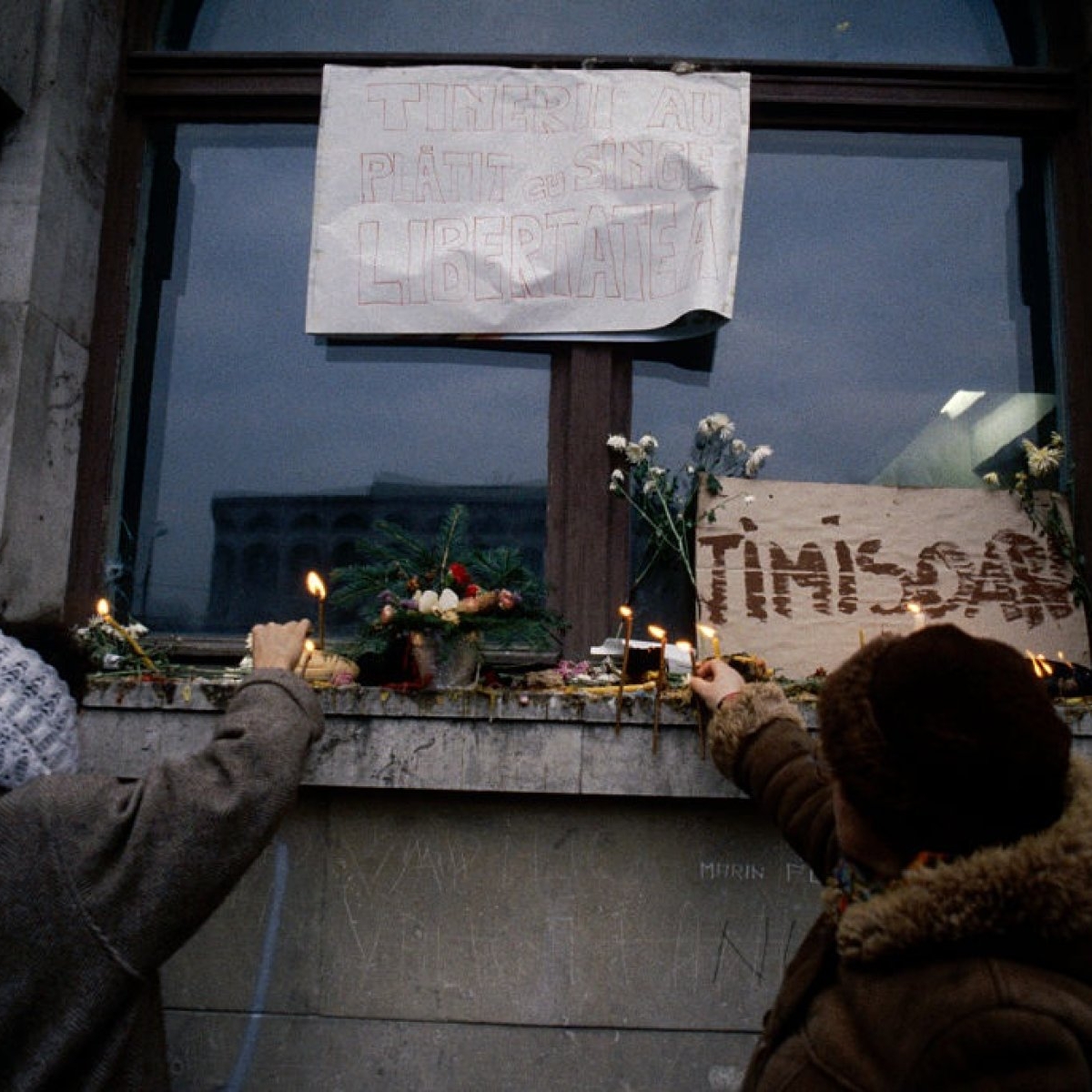 Zi de doliu în Timișoara, 17 decembrie. Ziua masacrului din 1989 și amintirea celor 110 martiri ai Revoluției