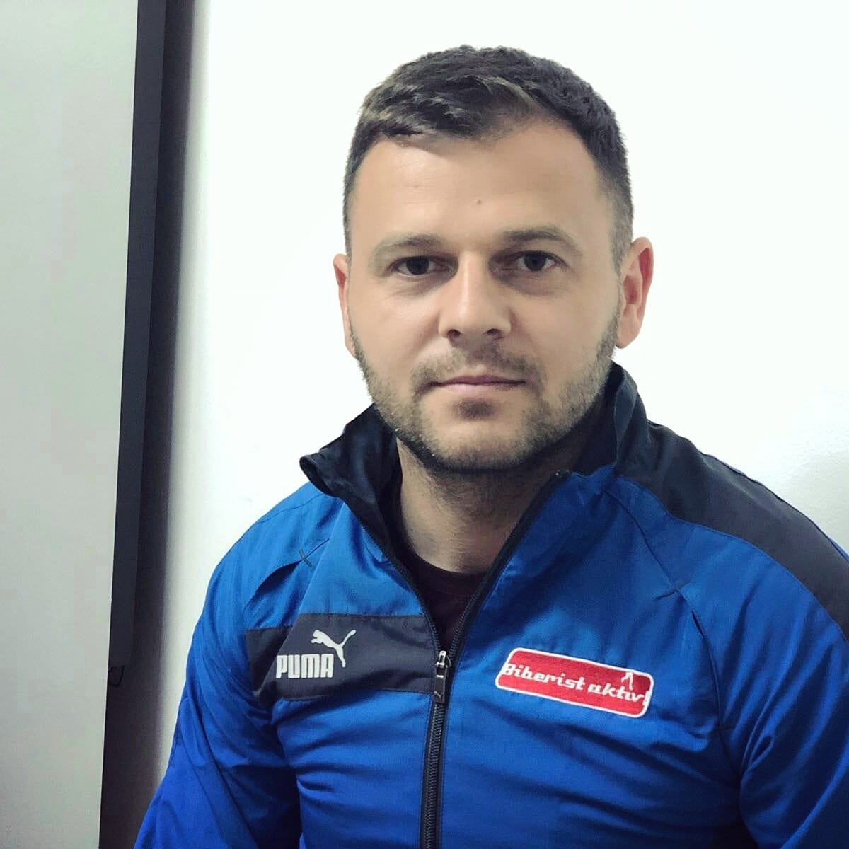 Leontin, un fotbalist de 39 de ani a murit tragic într-un accident violent. A lăsat în urmă un copilaș și o soție distrusă