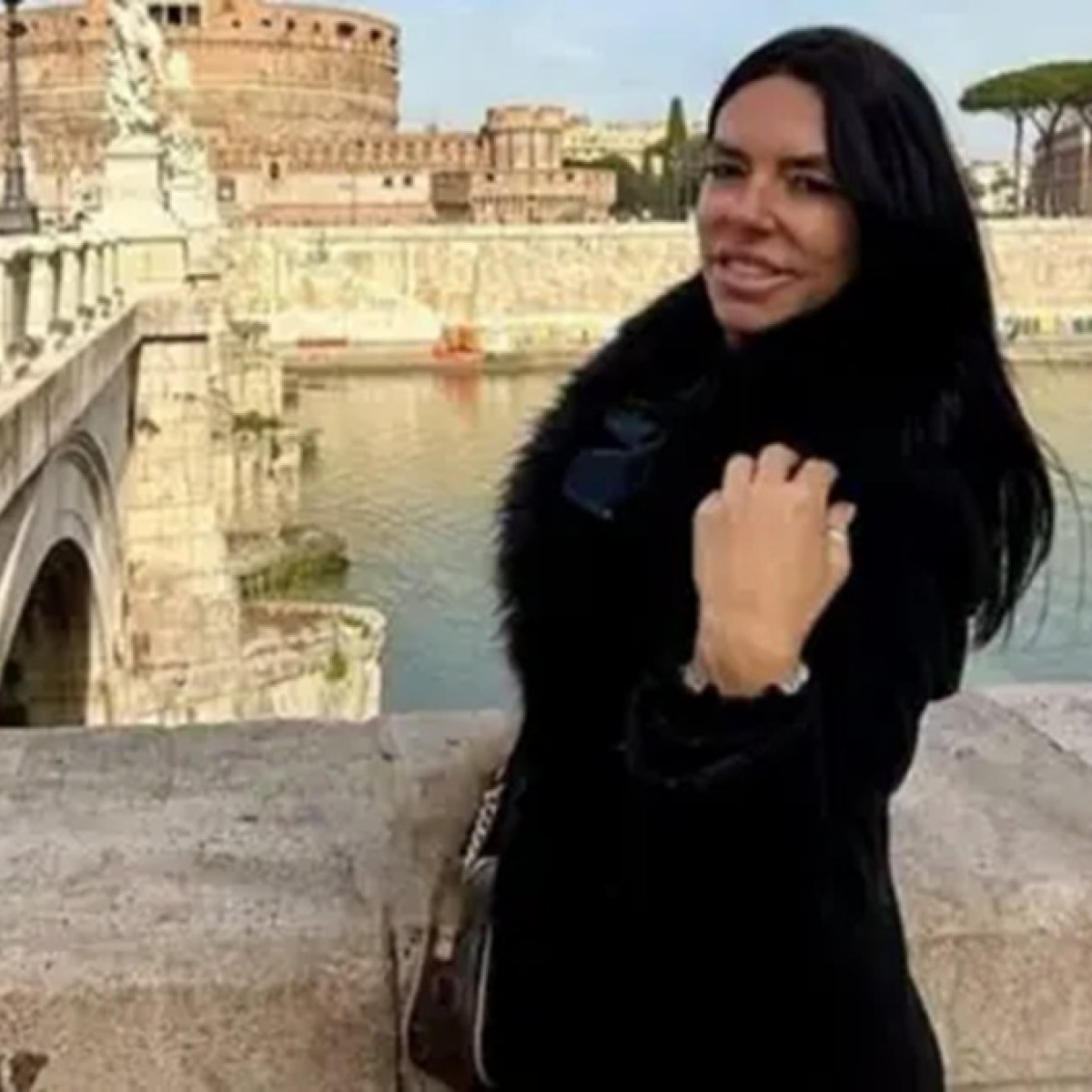 Letizia, o femeie de 47 de ani a fost găsită moartă într-un apartament din Spania. Abia fusese externată din spital și plecase în vacanță