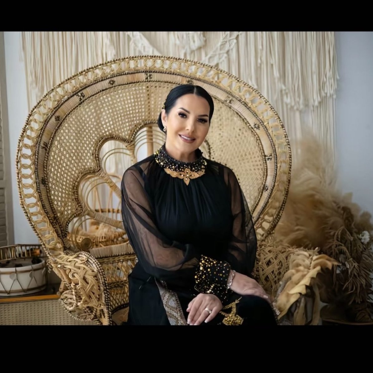 Clipe de coșmar pentru Angela Rusu, bătută cu bestialitate de fostul soț. „Lovită cu capul de tocul ușii, cu pumnii în coaste, în burtă”