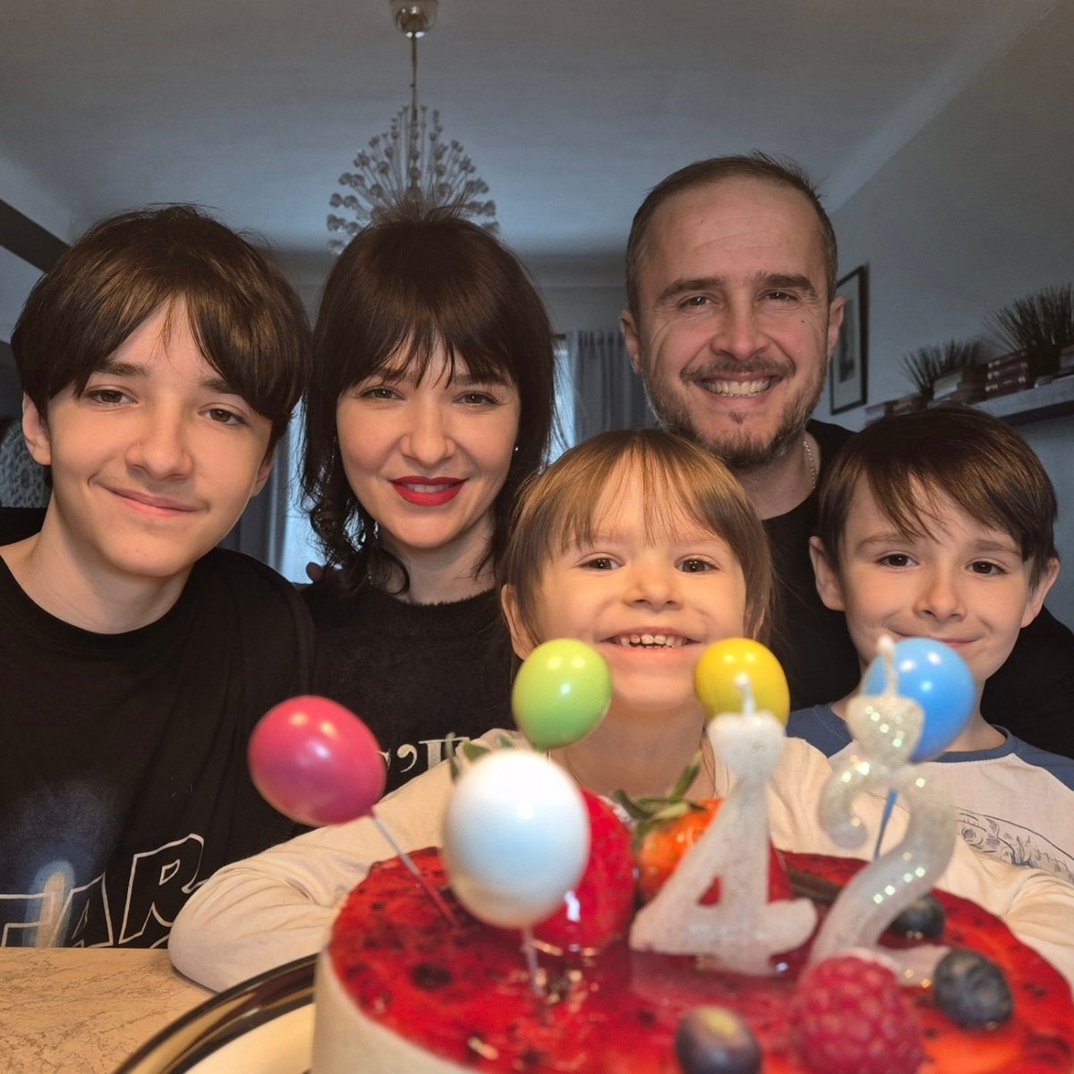 Roxana, soția lui Șerban Copoț, a împlinit 42 de ani. Ce mesaj emoționant i-a transmis artistul: "Un model de mamă și soție"