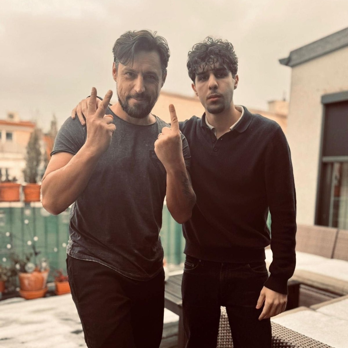 Fiul lui Daniel Pavel a împlinit 21 de ani. Prezentatorul i-a mulțumit fostei pentru cum l-a crescut: „Ce a însemnat iubirea ei pentru copilul care a devenit bărbat”